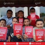 40 – Buku Merah Mendobrak Kesadaran