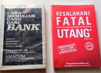 Buku Merah Vs Buku Hitam